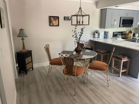 Dining area to enjoy brunch or dinner with friends and family.