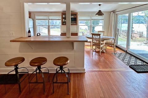 Counter seating + eat in kitchen