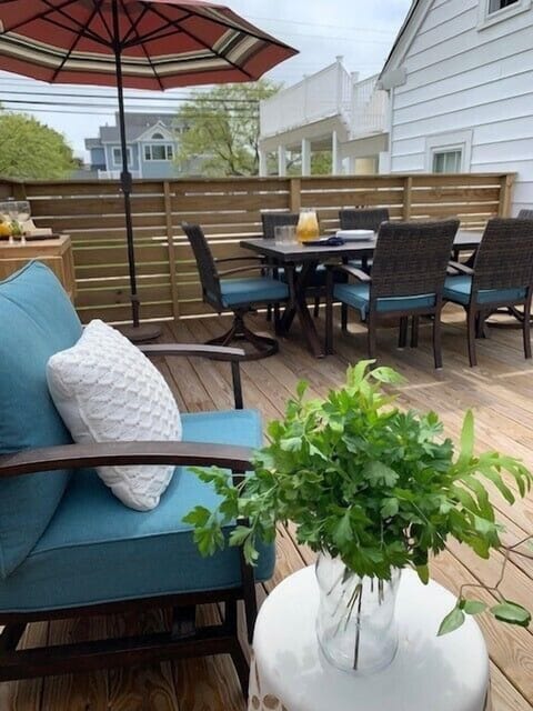 Outdoor dining