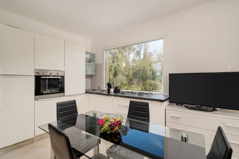 Dining Room, Kitchen