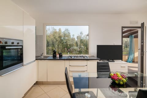 Dining Room, Kitchen