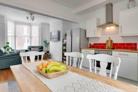 Fully Fitted Kitchen with everything you need to enjoy a lovely stay.
Features:
- Oven
- Hob
- Fridge
- Nespresso