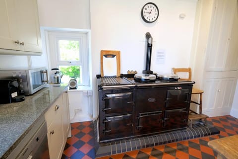 The Retreat - 5 Bedroom House - Horton (2900)