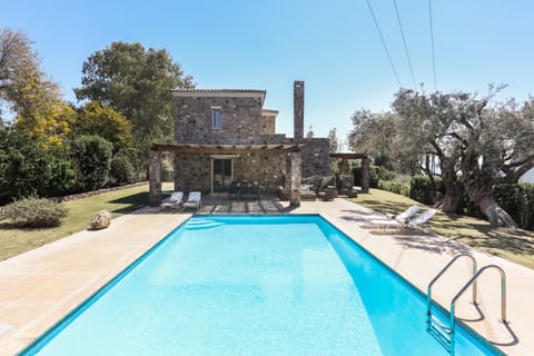 1. Casa Mai (up to 10 guests) with private swimming pool