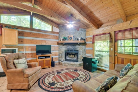 Gatlinburg Vacation Rental | 1BR | 1BA | 600 Sq Ft | Stairs Required to Access