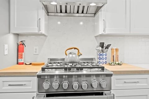 Gas stove and oven for you to whip up your favorite snacks or meal.