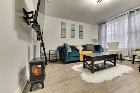 Albany Vacation Rental | 2BR | 1BA | 750 Sq Ft | Step-Free Access