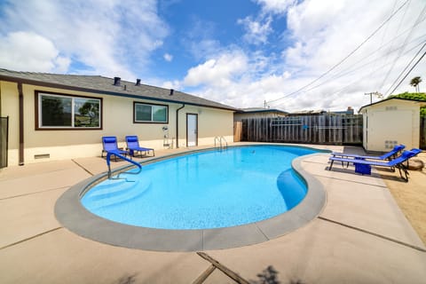 Salinas Vacation Rental | 3BR | 2BA | 3 Steps Required for Access | 1,300 Sq Ft
