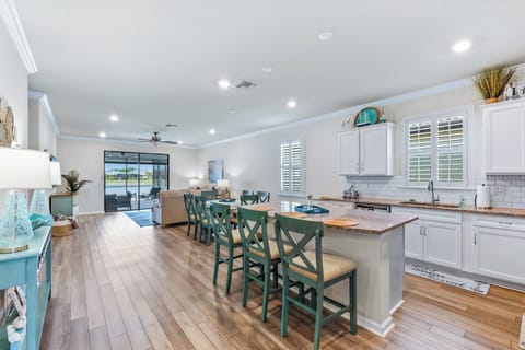 Seating for 3 at the Kitchen Island