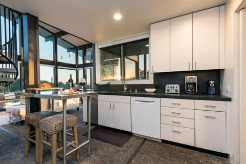 This commercial like kitchen is the perfect place to prepare any meal. Fully equipped and a view like no other!