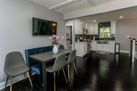 Charming dining area and kitchen