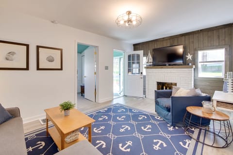 Akron Vacation Rental | 2BR | 2BA | Stairs Required | 750 Sq Ft