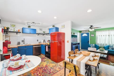 Save money and cook at home in the fully equipped retro kitchen.