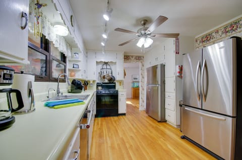 Kitchen | Cooking Basics & Spices | Coffee Maker | Trash Bags & Paper Towels