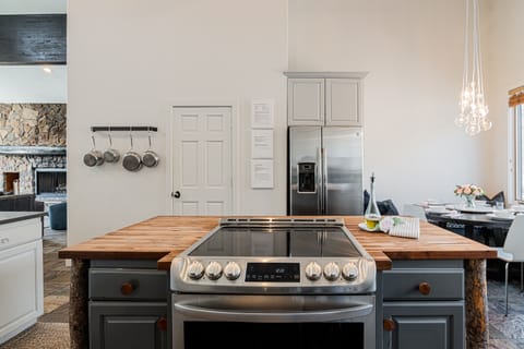 Electric Induction Range and a Wall Convection Oven