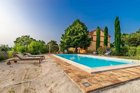 Sky, Plant, Property, Building, Water, Azure, Swimming Pool, Tree, Wood, House