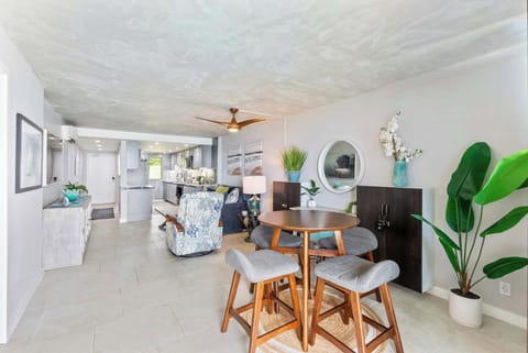 
Your ultimate Maui getaway begins! Discover elevated comfort in this stylish, open-concept retreat. Perfect for unforgettable island memories.