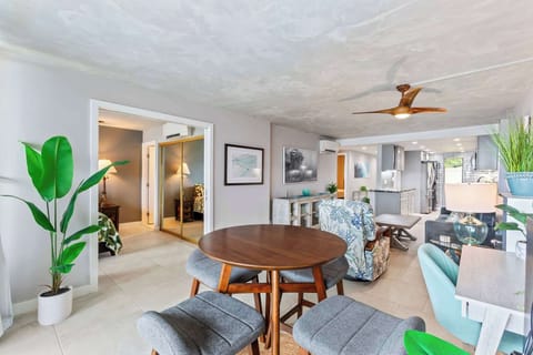 
Welcome to your Maui sanctuary! This spacious, open-concept retreat offers seamless living and elevated comfort for your unforgettable island getaway.