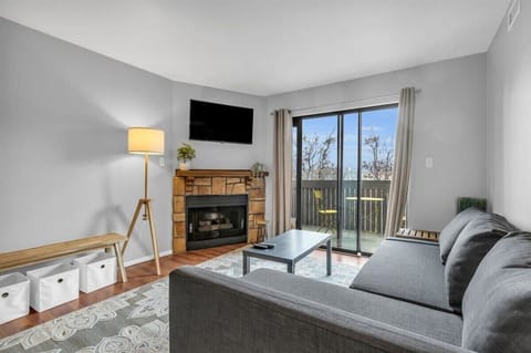 This cozy, 2-bedroom condo near the town of Kimball Junction places you nearby many of Park City’s best outdoor spots!