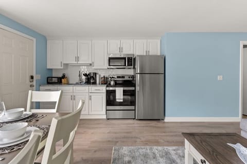 Fully equipped open kitchen and living room (with sleeper sofa), strong WiFi and smart TV