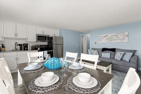 Fully equipped open kitchen and living room (with sleeper sofa), strong WiFi and smart TV
