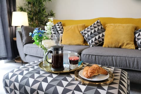 Living Room / Lounge