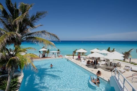 Pool/Piscina