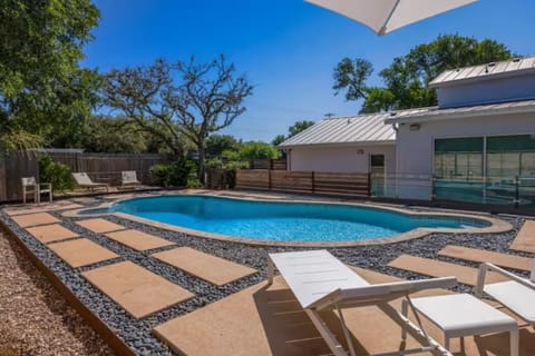 Beautiful pool (heated If requested). 