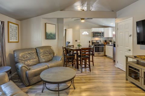 Fawnskin Vacation Rental | 590 Sq Ft | 2BR | 1BA | 2 Steps Required