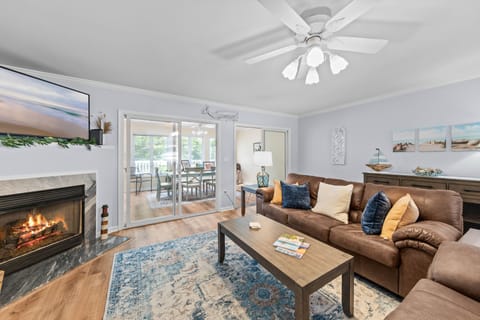 Spacious living room