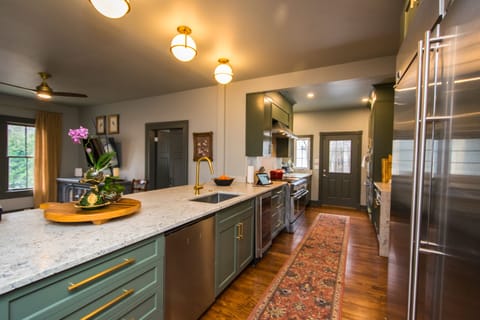 Kitchen w/ Professional Grade Appliances