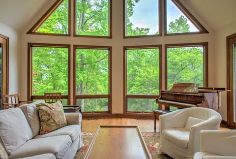 Welcome to Mountain Chalet!