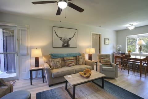 Cozy Condo a Short Walk from Downtown Blowing Rock