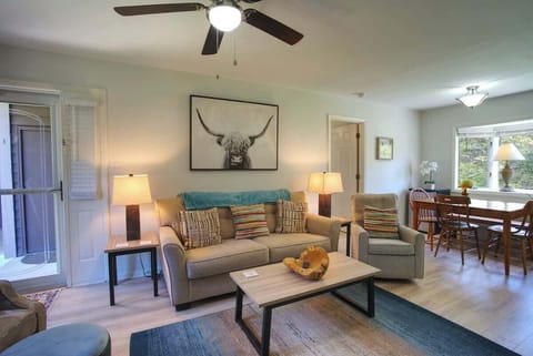 Cozy Condo a Short Walk from Downtown Blowing Rock