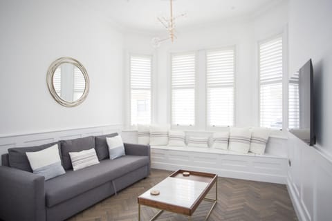 Living Room / Lounge