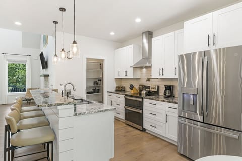 Chef's Gourmet Kitchen