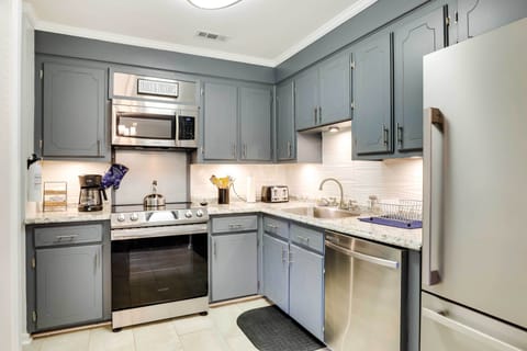 Kitchen | Cooking Basics | Dishware/Flatware | Blender | Ice Maker | Trash Bags