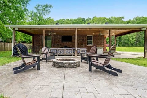 Enjoy the night on the backyard patio with a fire pit, fire up the grill, and savor the smell of BBQ while creating unforgettable memories with families and friends.