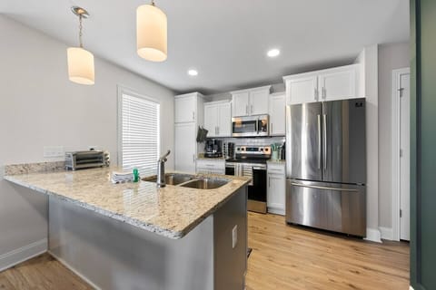 It’s a great stay. Prolly one of the nicest Airbnb's we have stayed at. Very clean and everything felt new - Ankit A. | 5 Star Review 