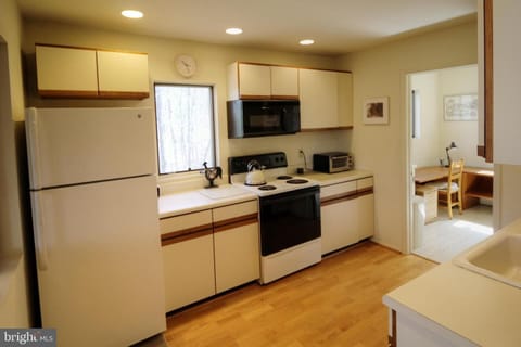 Fully functional kitchen