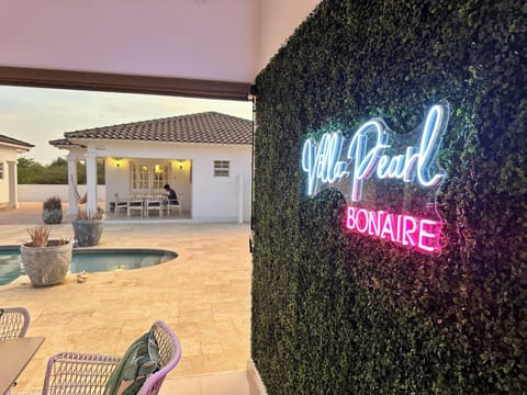Come to Bonaire and stay at Villa Pearl!