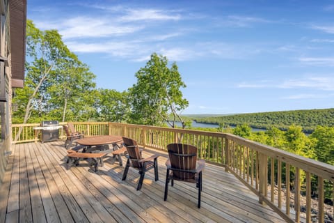 Gorgeous view of Big Boulder Lake and Ski Resort