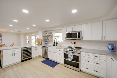 Kitchen | Cooking Basics | Coffee Maker | Trash Bags & Paper Towels