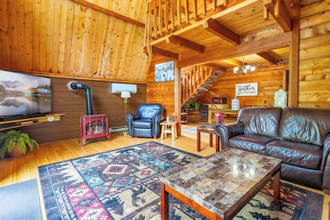 Fancy Gap Vacation Rental | 4BR + Loft | 3BA | 2 Steps to Access | 2,350 Sq Ft