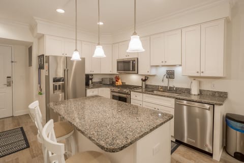Kitchen w/ Granite