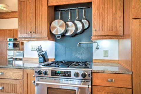 Gas Range w/ Pot Filler