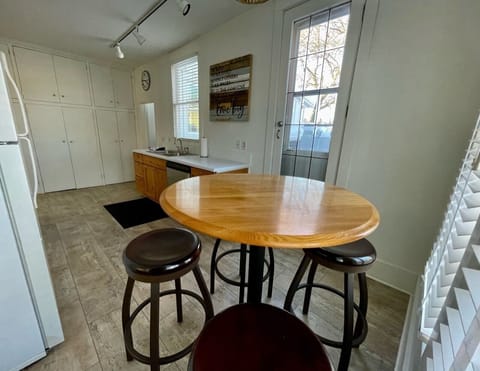 Kitchen entry from dining room