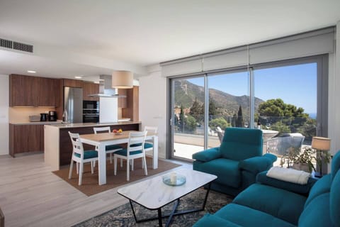 Salón, comedor y cocina abierta