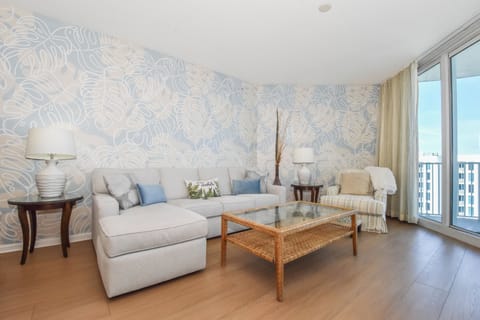 The Palms of Destin 21213 - Living Area