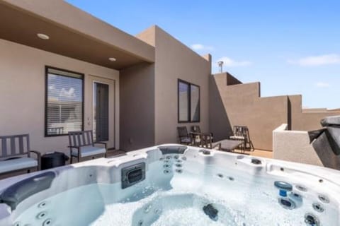 Private hot tub on balcony